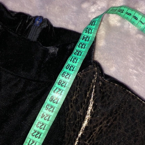 Velvet European black maxi dress with unique triangle print - Picture 10 of 12